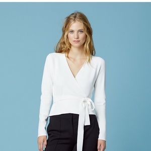 New Lafayette 148 cotton wrap top..